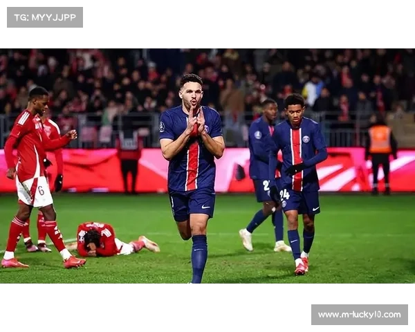 巴黎圣日耳曼全员到场，恩里克重点演练决赛战术